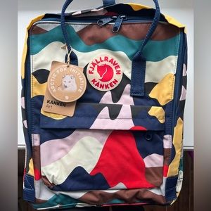 *BRAND NEW* WITH TAGS FJALLRAVEN KANKEN BACKPACK